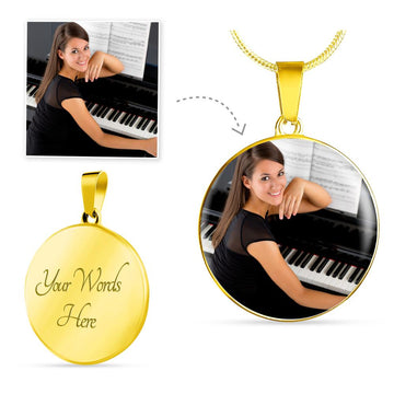 [Upload Your Photo] Female Pianist Circle Necklace
